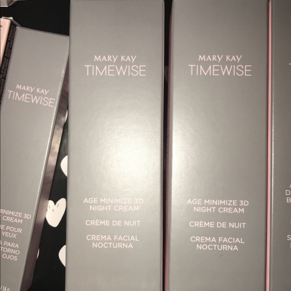 Mary Kay Starter Kit!💗 - Picture 3 of 8
